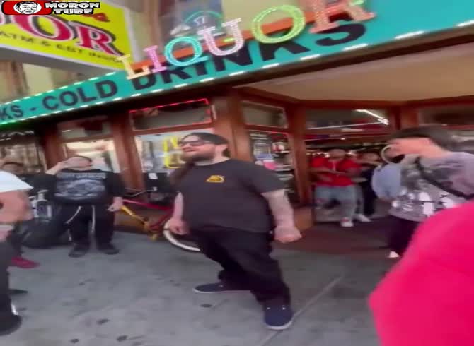 Video :A booze shop owner is assaulted by a mob of riffraff and draws a revolver